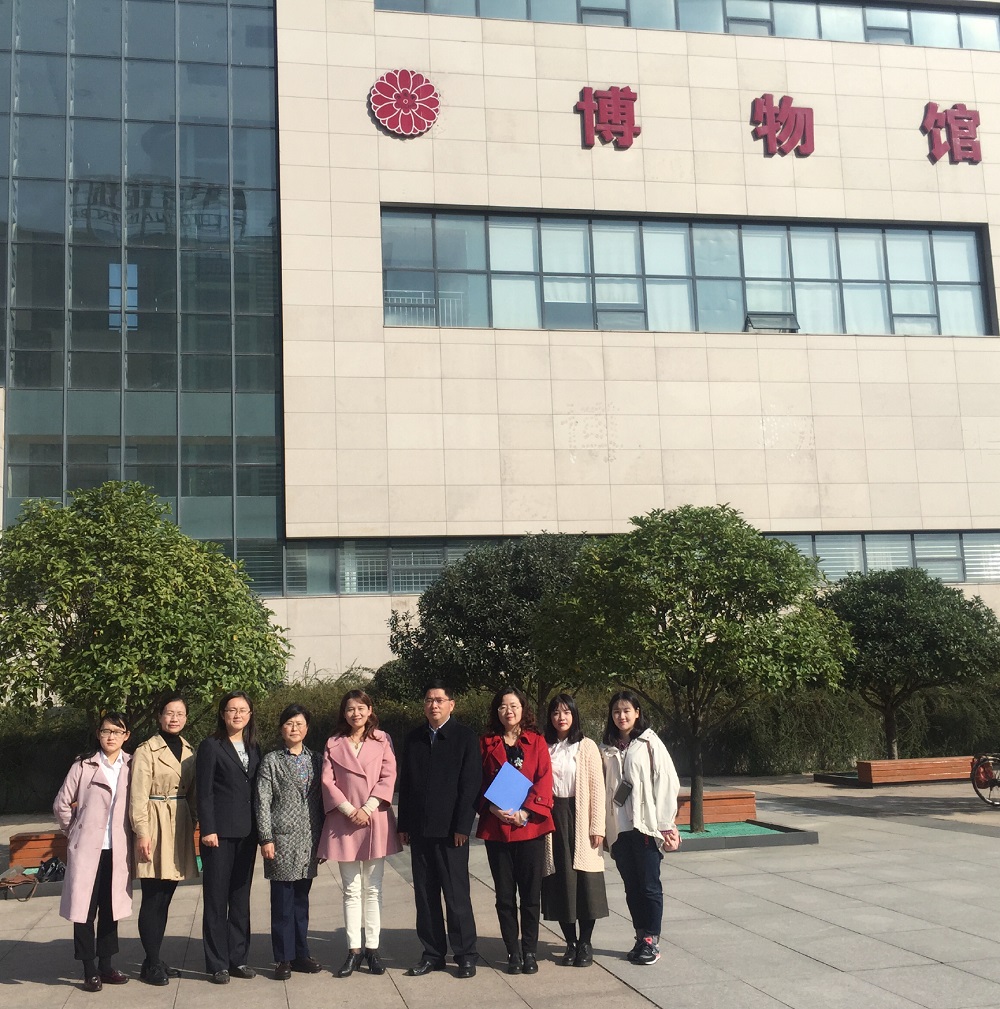 beats365官方唯一入口领导赴信阳市博物馆看望实习研究生