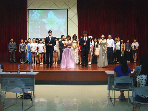 beats365官方唯一入口首届外语“情景秀”决赛精彩开幕