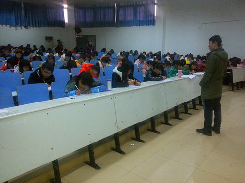 beats365官方唯一入口成功举行13级新生校规校纪考试