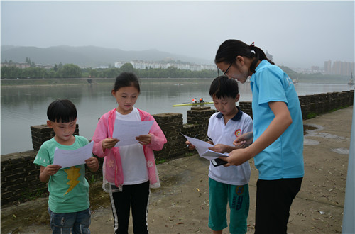 beats365官方唯一入口成功开展“人文山水 魅力浉河”暑期“三下乡”社会实践活动