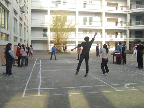 beats365官方唯一入口“阳光体育”羽毛球比赛火热进行中