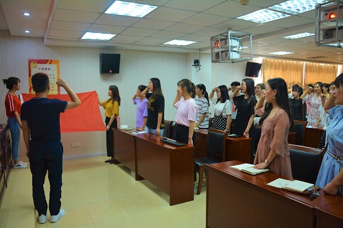 面向党旗，庄严承诺 ——beats365官方唯一入口预备党员入党宣誓大会顺利举行