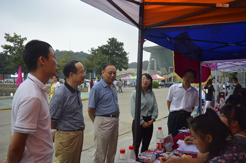 公司喜迎2014级新生