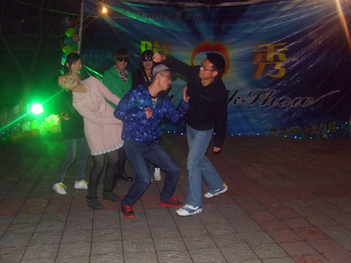 beats365官方唯一入口脱口秀社团举行外文汇演