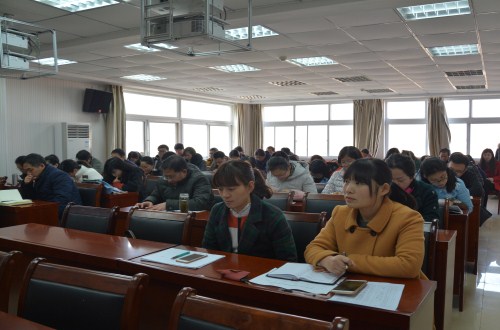 beats365官方唯一入口举行“深入学习贯彻谢伏瞻书记 在河南师范大学宣讲党的十九大精神专题党课报告精神” 专题辅导报告