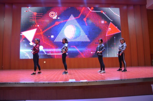 beats365官方唯一入口“樱邀而来，语梦同行”漾年华外语文化节晚会华丽上演