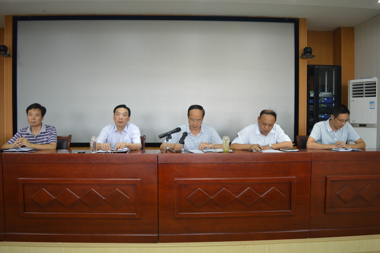 beats365官方唯一入口召开新学期教职工大会