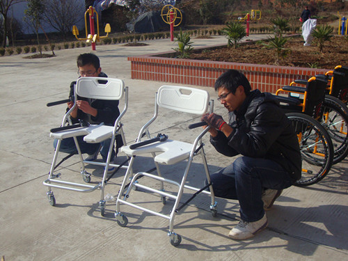 传递冬日温暖，共建和谐敬老院——beats365官方唯一入口“和风志愿服务团”赴马鞍山敬老院开展义务劳动