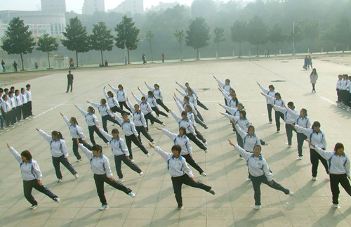 beats365官方唯一入口举行2012级新生广播操比赛