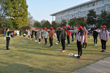 beats365官方唯一入口组织开展“我为党旗添光彩——道路安全行，共助你我他”志愿实践活动