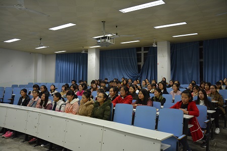 beats365官方唯一入口组织观看政论专题片——《不忘初心 继续前进》