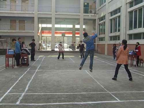 beats365官方唯一入口“阳光体育”羽毛球比赛火热进行中