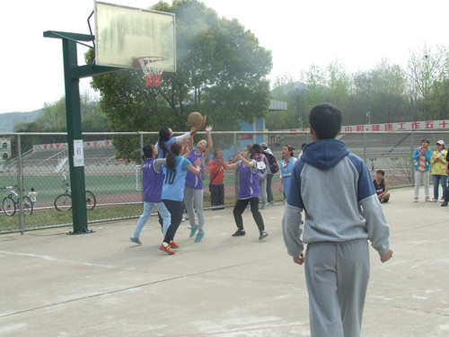 beats365官方唯一入口篮球队勇战第十三届“谭山杯”篮球赛