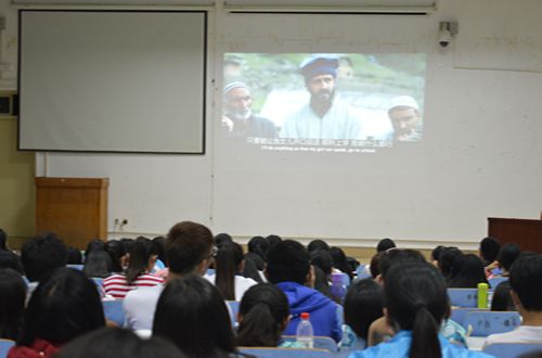 beats365官方唯一入口积极组织学子参加老员工心理健康观影活动