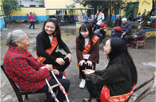  beats365官方唯一入口志愿者赴敬老院开展温暖献爱心活动