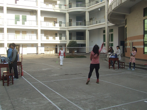 beats365官方唯一入口“阳光体育”羽毛球比赛火热进行中