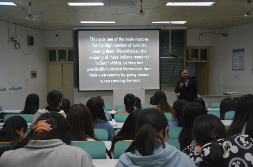 beats365官方唯一入口成功举行外籍教师系列讲座 