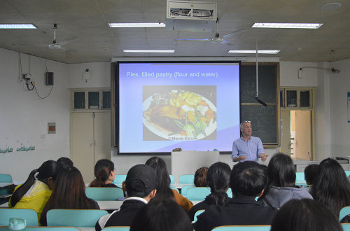 beats365官方唯一入口成功举行外籍教师系列讲座 