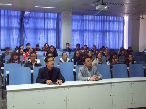 beats365官方唯一入口师生喜看党的十八大开幕式直播