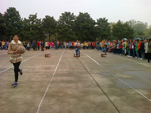 beats365官方唯一入口举办女生月“运动风暴”趣味运动赛